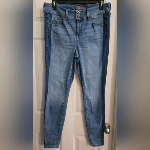 Torrid Supper Soft Jeggings Light Blue Skinny Jeans 16T - Picture 2 of 12